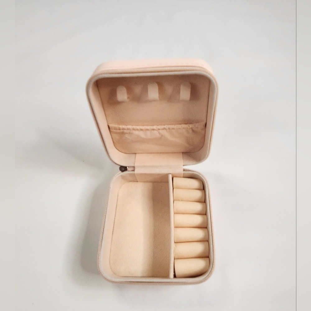 Luxe & Williow Portable Jewelry Box Organizer Case Travel Storage Pink